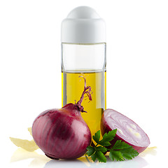 Image showing Red onions and olive oil