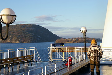 Image showing Ship passing Oscarsborg in the Oslofjord