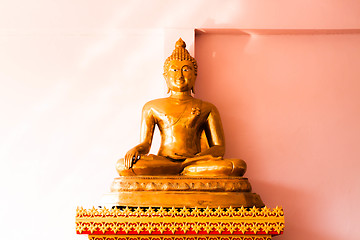 Image showing Sitting bronze buddha image statue