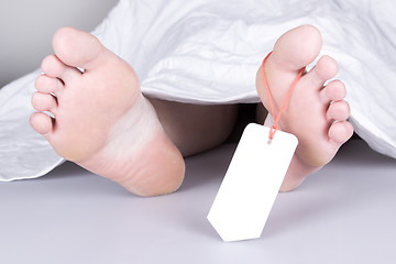 Image showing Dead body with toe tag