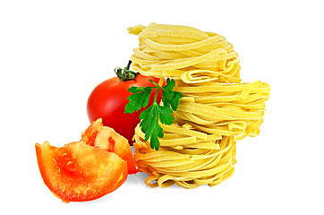 Image showing Noodles twisted with slices of tomato