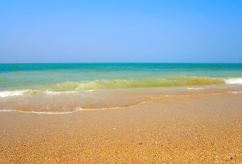 Image showing Waves on the beach