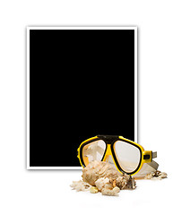 Image showing Empty frame with diving mask and sea shells