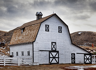 Image showing Echodale Barn