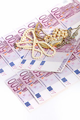 Image showing 500 euro notes with jewellery