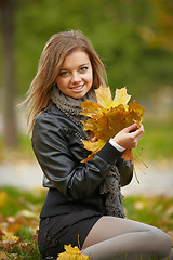 Image showing Beautiful girl in the autumn park