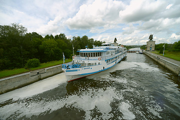 Image showing River lock