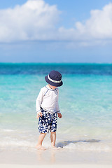 Image showing child at the beach