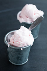 Image showing Strawberry ice cream