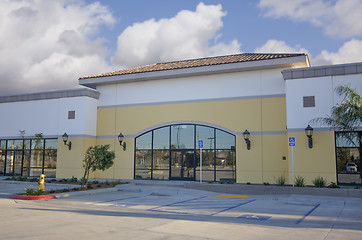 Image showing Vacant Retail Building
