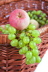 Image showing apples and grapes