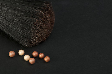 Image showing Make up Brush and pearls