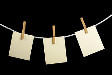 Image showing Note papers hooked on a rope