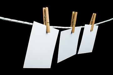 Image showing Note papers hooked on a rope