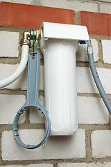 Image showing Water filter with white housing