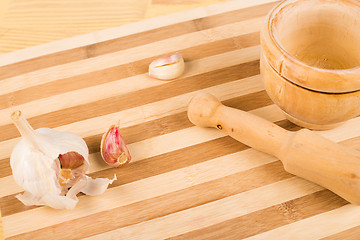 Image showing Garlic and mortar