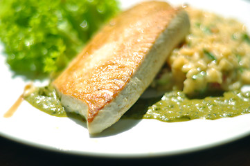 Image showing grilled salmon and salad