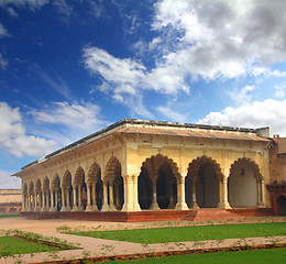 Image showing palace with columns in agra fort