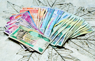 Image showing Used banknotes country Sri Lanka