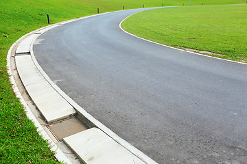 Image showing path in golf course