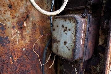 Image showing Rusty box