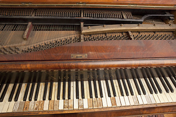 Image showing Old piano