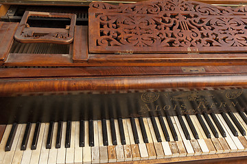 Image showing Old piano