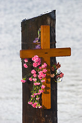 Image showing Memorial Cross, Knappa Dock