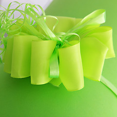 Image showing Decorative green bow