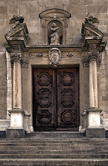 Image showing the brown gate  in  bellinzona
