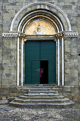 Image showing the green  gate  in corniglia 