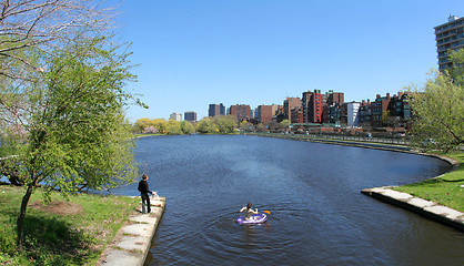 Image showing Couple on a lake