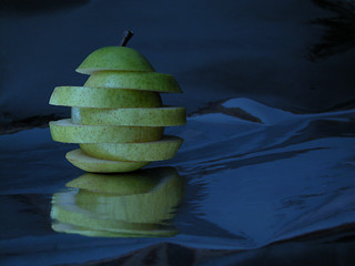 Image showing pear in slices