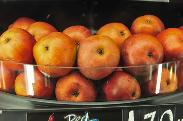 Image showing apples on shelf at the supermarket on display