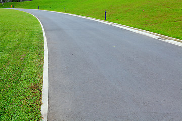 Image showing path in golf course