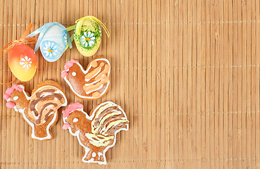 Image showing Easter gingerbreads and painted egg