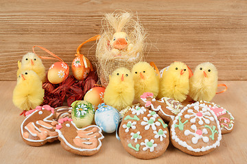 Image showing easter decoration, ginger bread, chicken and painted eggs