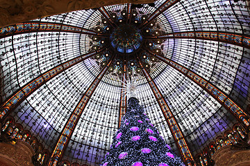 Image showing The Christmas tree at Galleries Lafayette, Paris