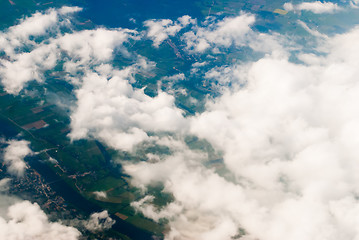 Image showing Above clouds
