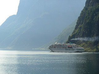Image showing cruiseship