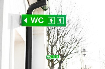 Image showing Toilet sign outdoors