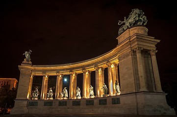 Image showing Heroes square in Hungary at night