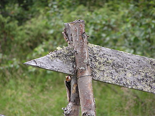 Image showing rusty old fence