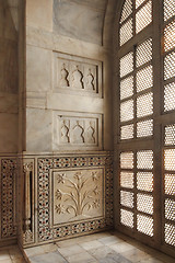 Image showing interior of taj mahal mausoleum in India