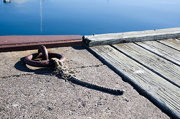 Image showing Mooring loop with cut cord