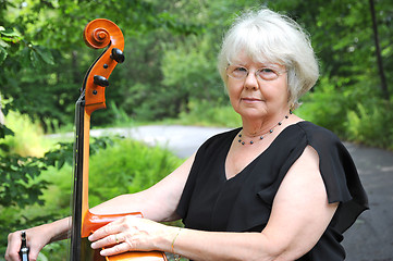 Image showing Female cellist.