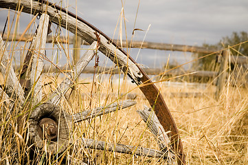 Image showing Rustic wagon wheel 1