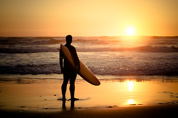 Image showing Surfer watching the waves