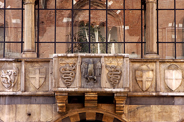 Image showing reflex of piazza dei mercanti milan