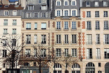 Image showing Facade of a traditional apartment building in Paris